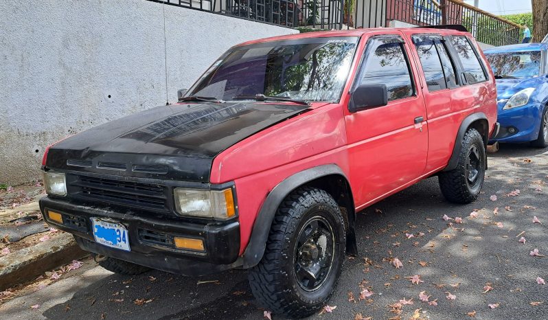 Bueno 1993 Nissan Hardbody Truck lleno