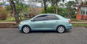 Excelente 2009 Toyota Yaris