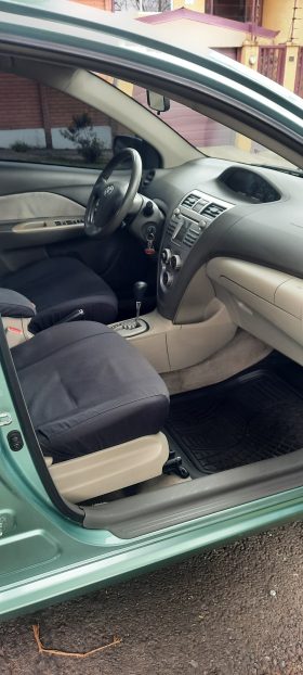 Excelente 2009 Toyota Yaris
