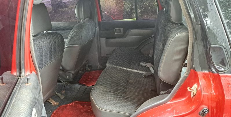 Bueno 1993 Nissan Hardbody Truck lleno