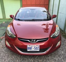 Excelente 2012 Hyundai Elantra lleno