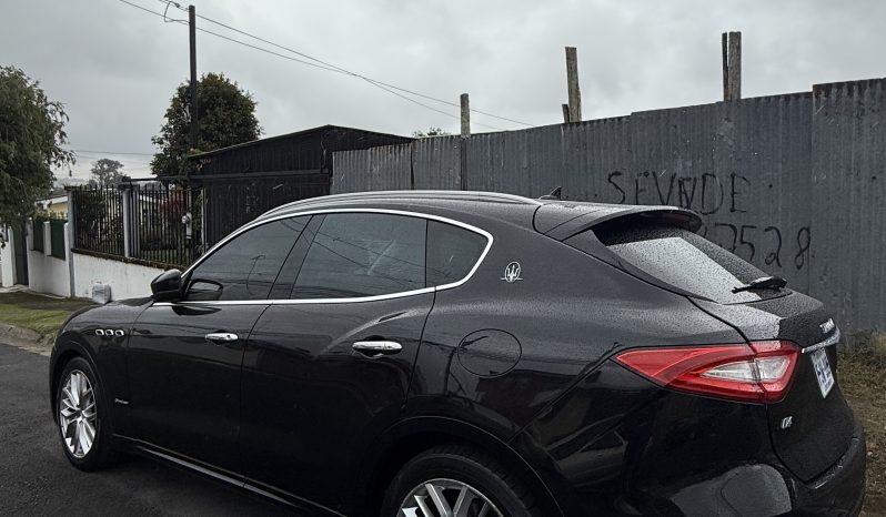 Excelente 2020 Maserati Levante lleno