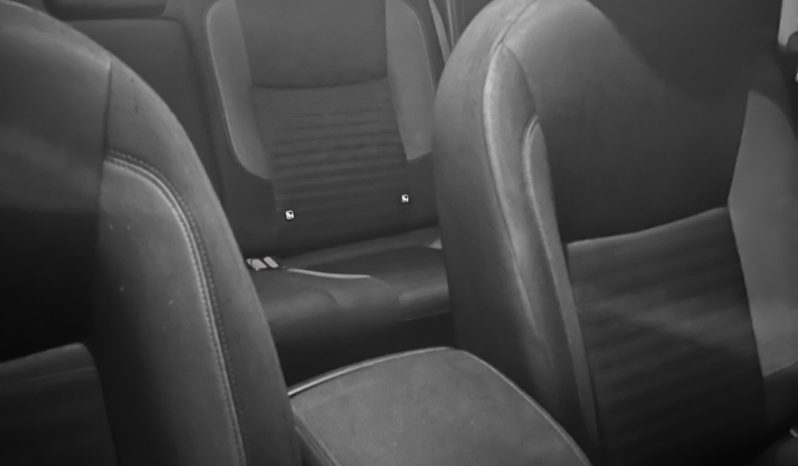 Excelente 2021 Nissan Frontier lleno