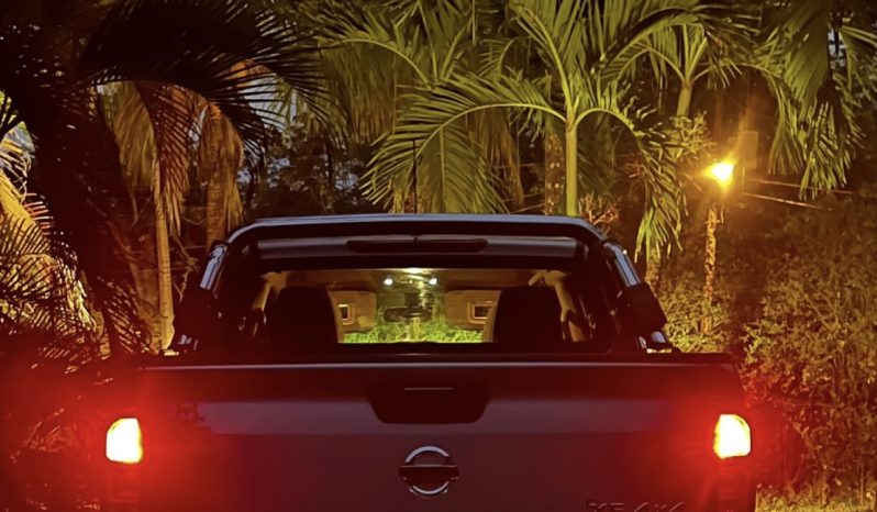 Excelente 2021 Nissan Frontier lleno