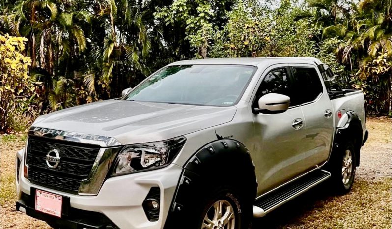 Excelente 2021 Nissan Frontier lleno