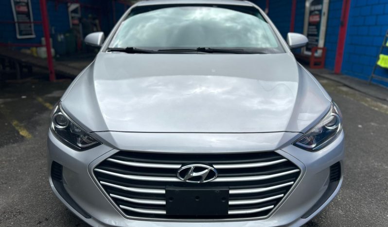 Excelente 2017 Hyundai Elantra lleno