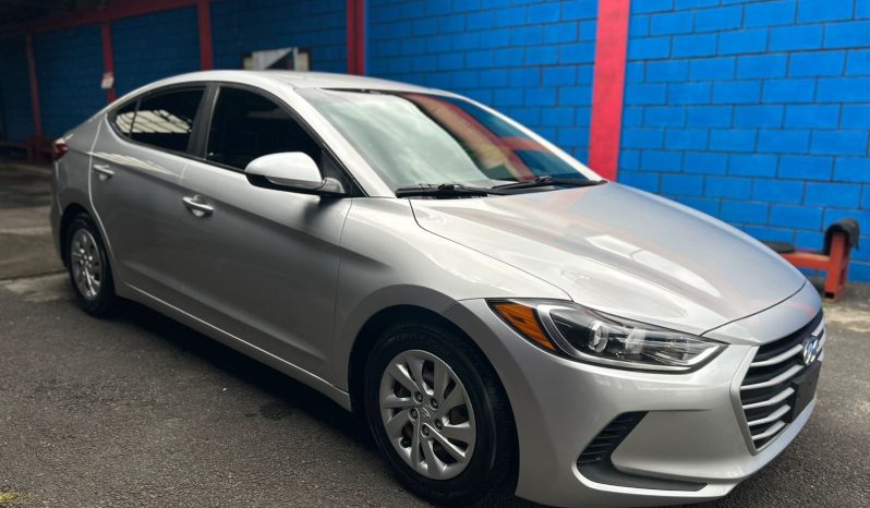 Excelente 2017 Hyundai Elantra lleno