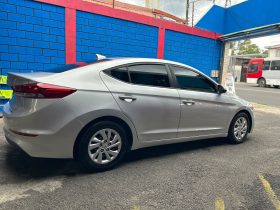 Excelente 2017 Hyundai Elantra