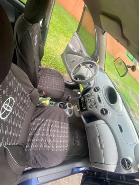 Excelente 2000 Toyota Yaris