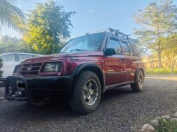 Bueno 1996 Geo Tracker lleno