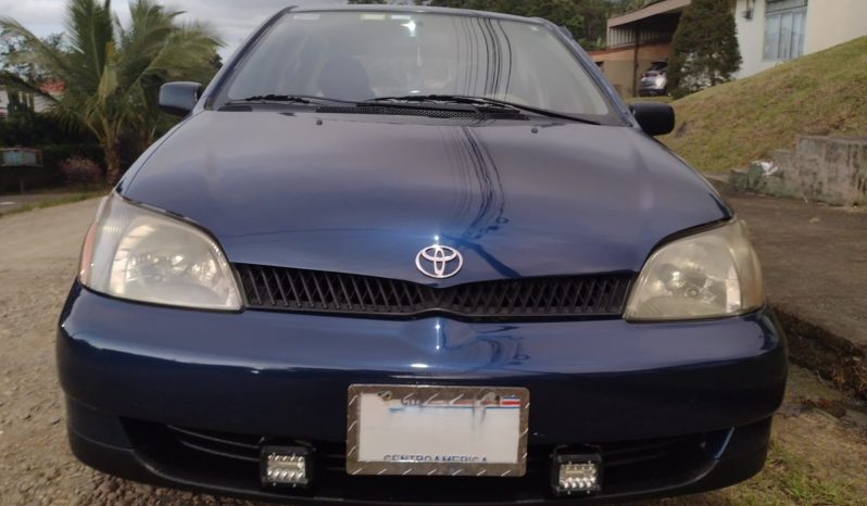 Excelente 2000 Toyota Yaris lleno
