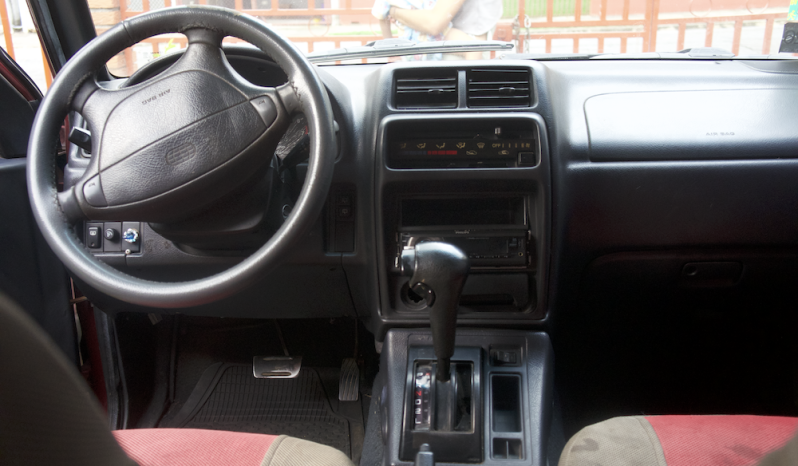 Bueno 1996 Geo Tracker lleno