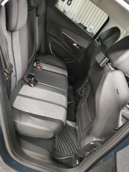 Excelente 2020 Peugeot 3008 lleno