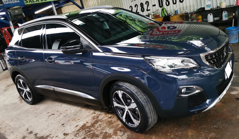 Excelente 2020 Peugeot 3008 lleno