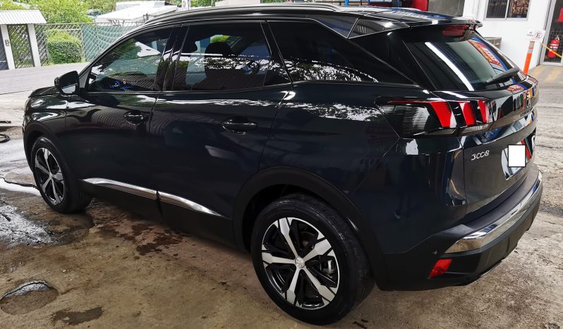 Excelente 2020 Peugeot 3008 lleno