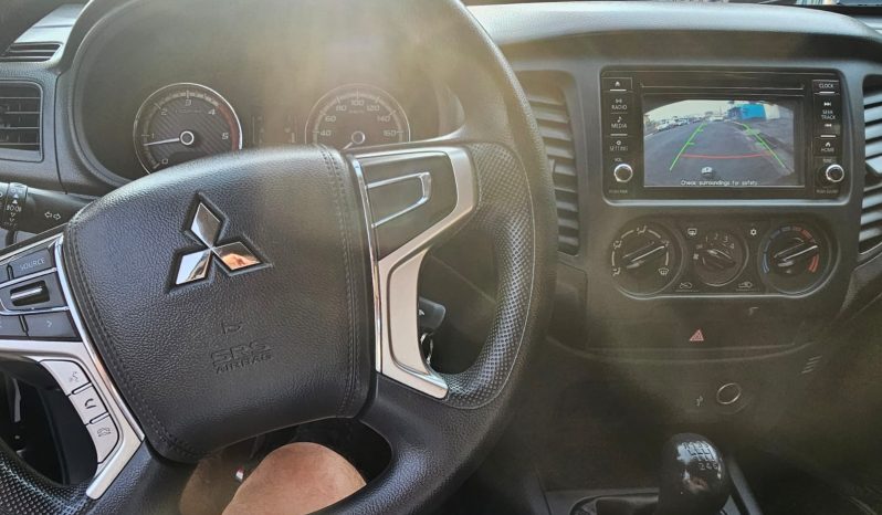 Excelente 2021 Mitsubishi L200 lleno