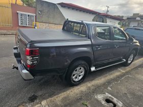 Excelente 2021 Mitsubishi L200