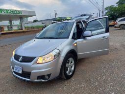 Excelente 2012 Suzuki SX4 lleno
