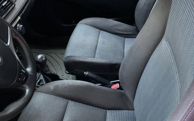 2014 Toyota Yaris lleno
