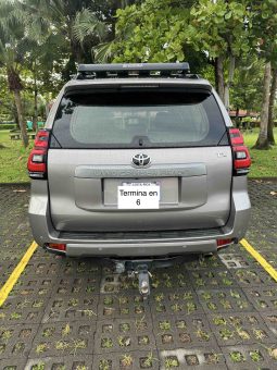 2019 Toyota Land Cruiser lleno