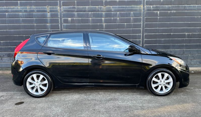 2017 Hyundai Accent lleno