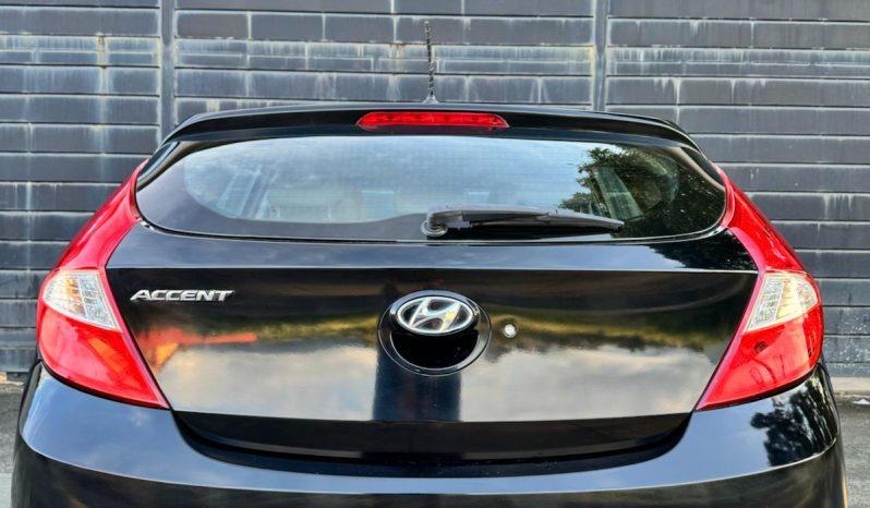 2017 Hyundai Accent lleno