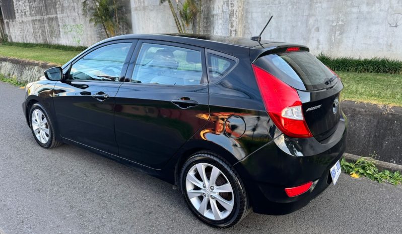 2017 Hyundai Accent lleno