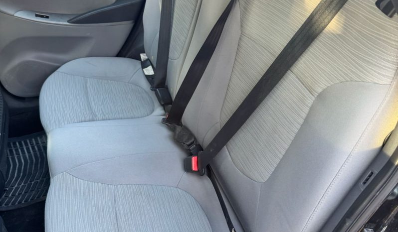 2017 Hyundai Accent lleno