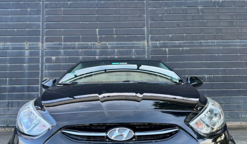 2017 Hyundai Accent lleno